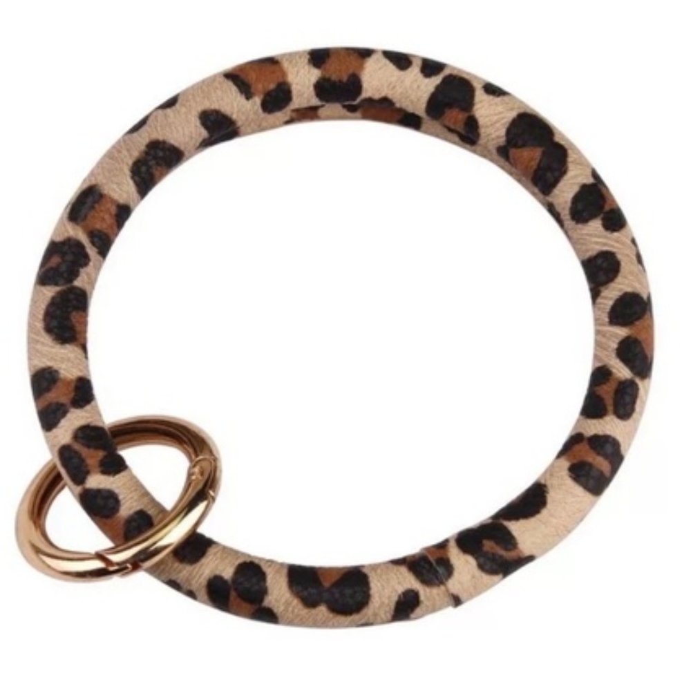 🇺🇸 3/$30 Leopard Print Wrist Key Chain - Picture 2 of 2